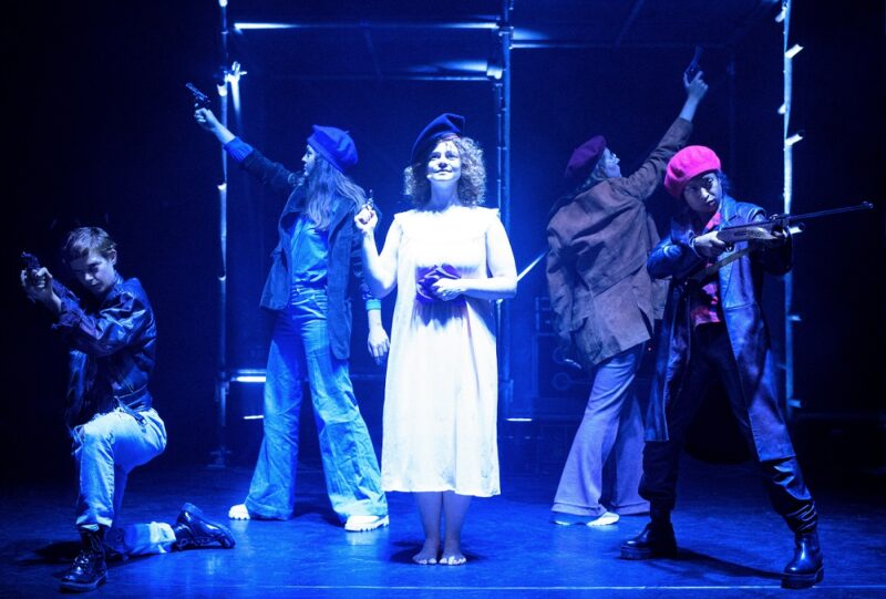 okto-compagnie-féminisme-troupe-theatre