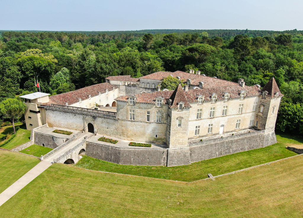 Chateau-Royal-Cazeneuve-patrimoine-gironde