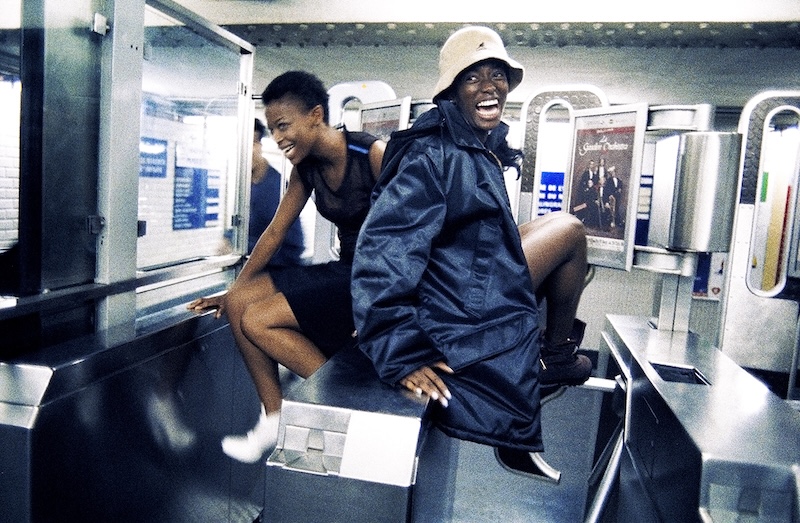 subway-fly-girls